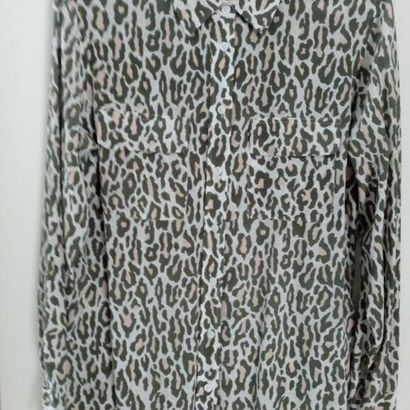 Equipment 100% Silk Animal Print Shirt Blouse - New without tags - Picture 1 of 5